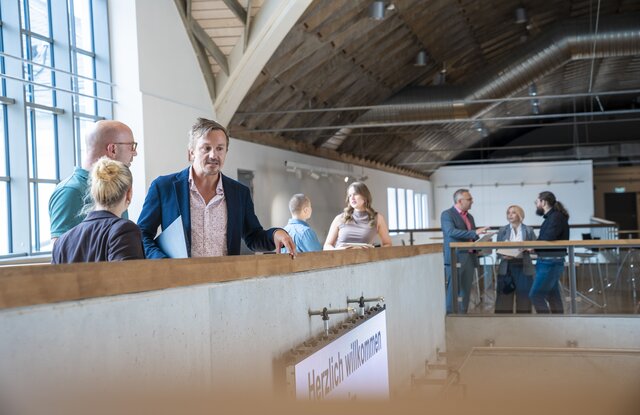 Diskussionsgespräch im Obergeschoss Foyer 