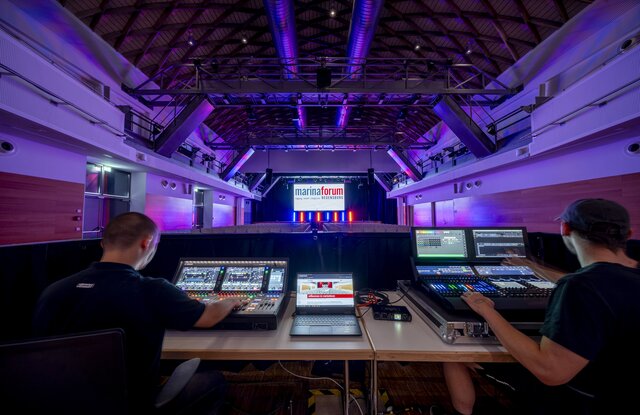 Großes Forum beleuchtet im marinaforum